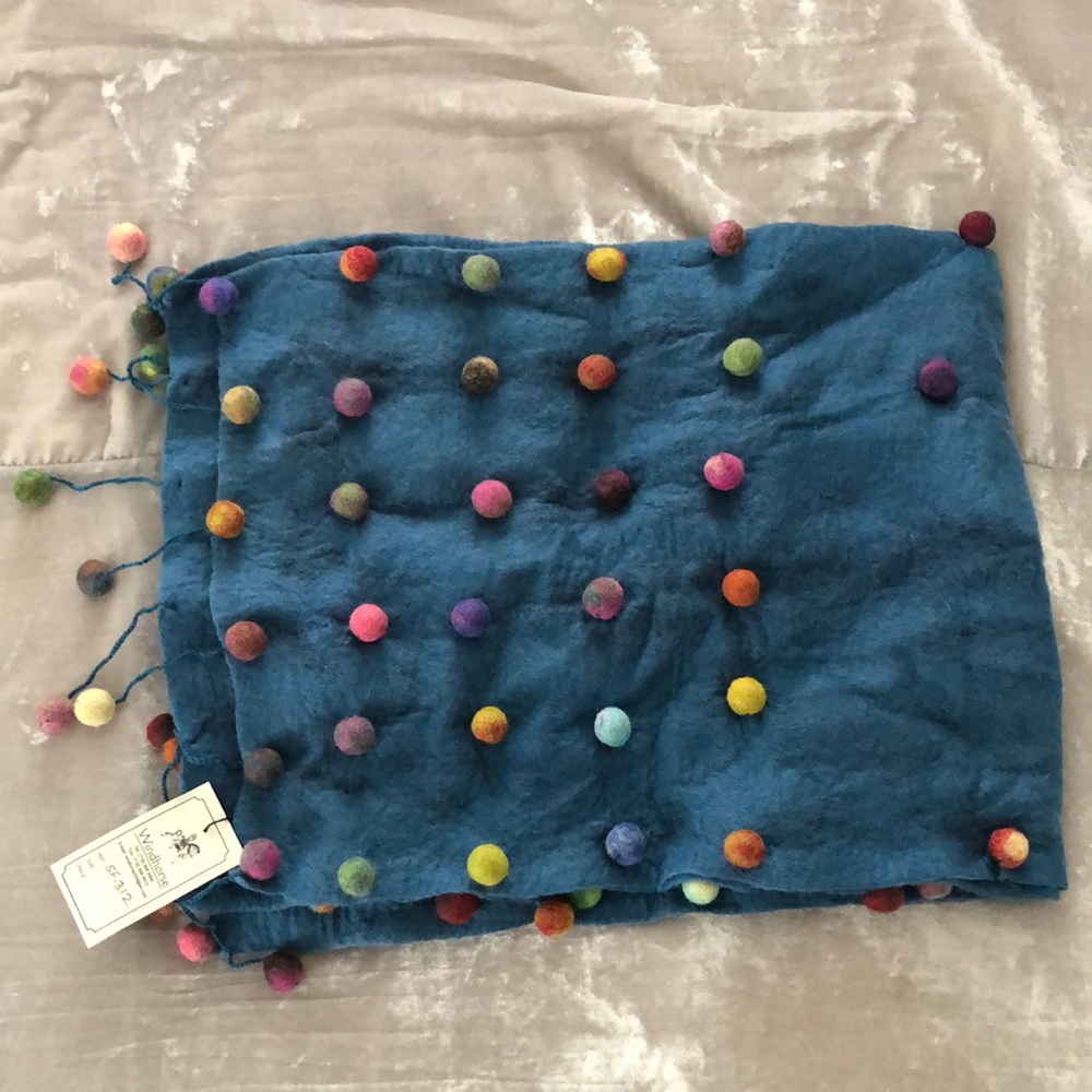Windhorse scarf NWT
